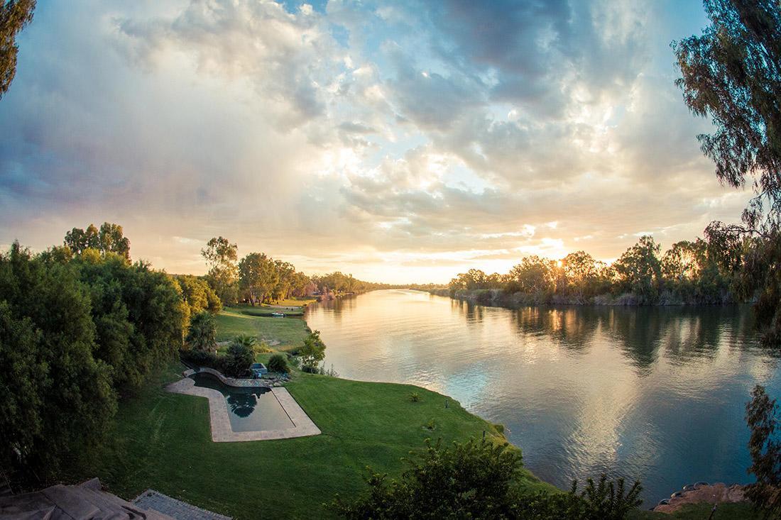 Broadwater River Estate Douglas Exterior photo